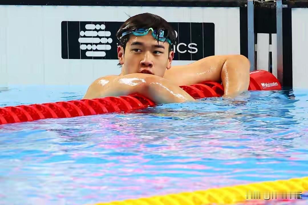 潘展乐真不愧是中国游泳的超级巨星！

11月14日，在十五运男子100米自由泳决