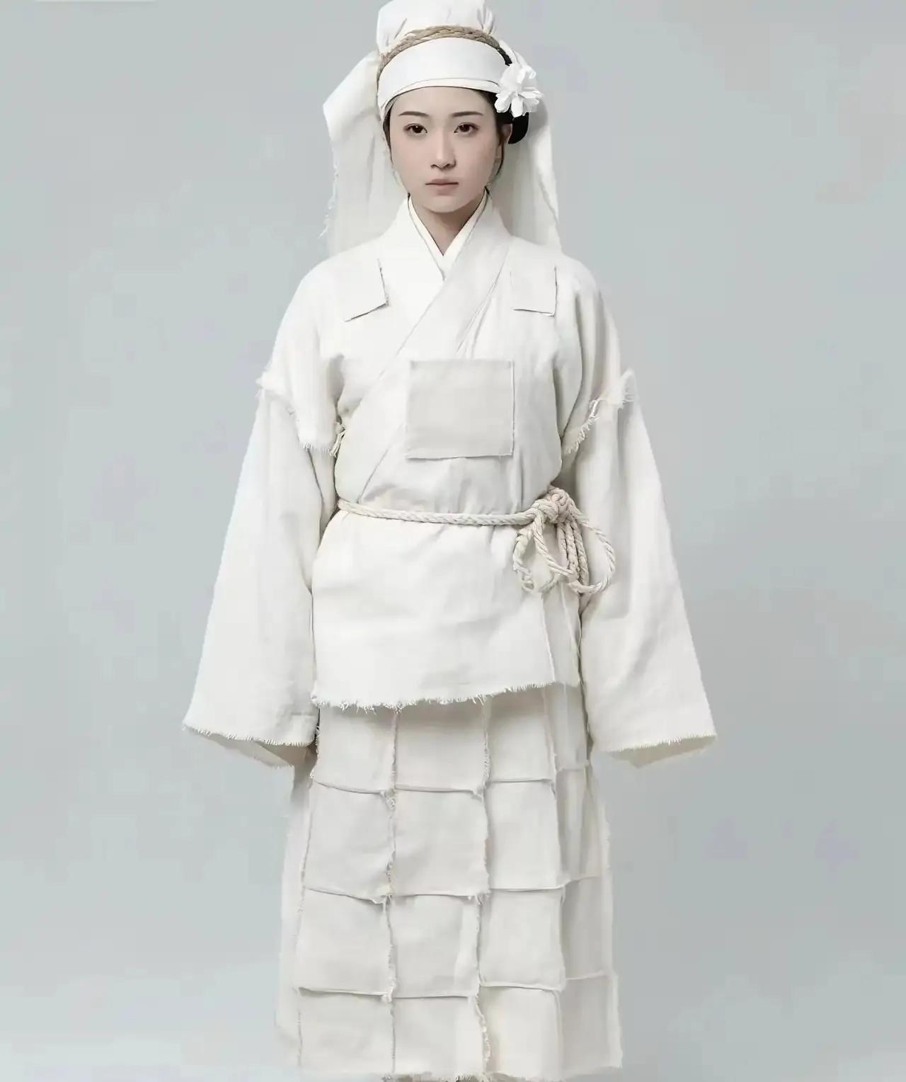 巴黎世家又出了新设计，很多东方人一看就夸“内行”！法国人不愧是会“文化采风”的民
