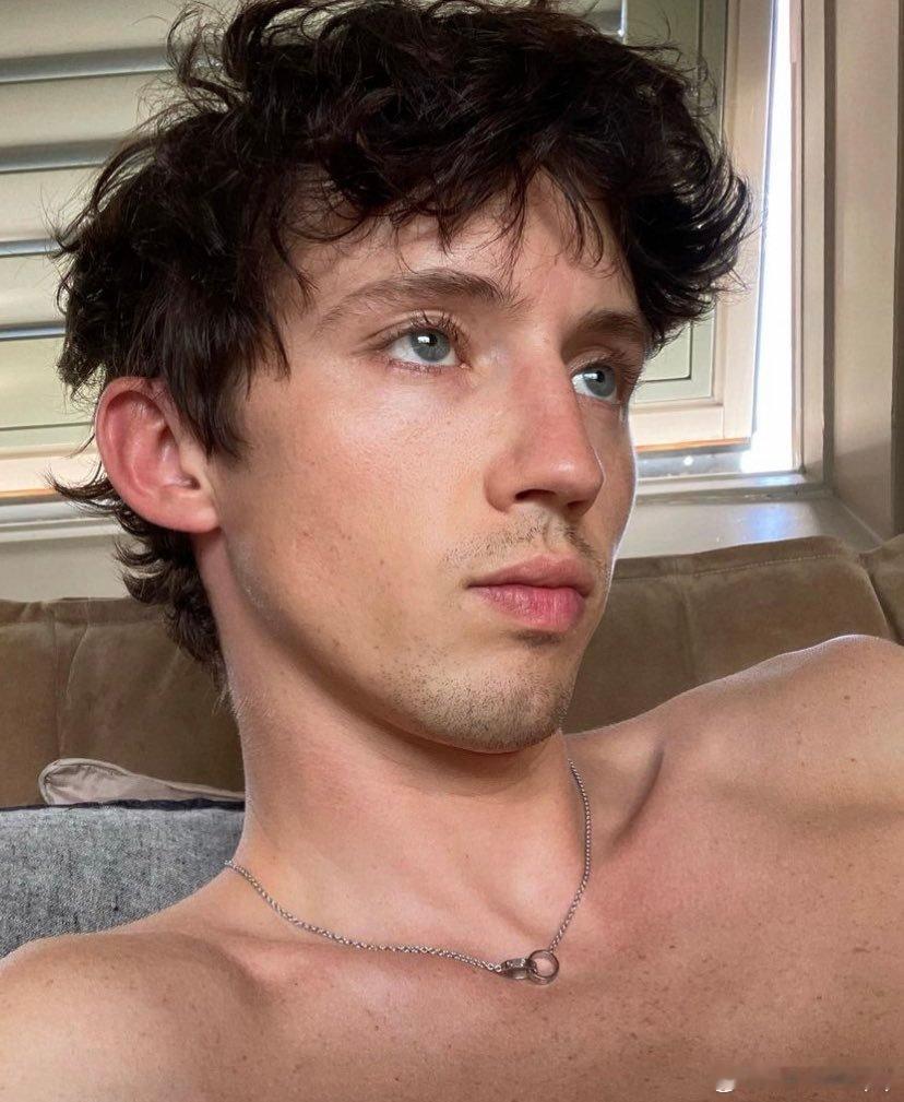 下辈子做0️⃣就要做Troye Sivan ​​​