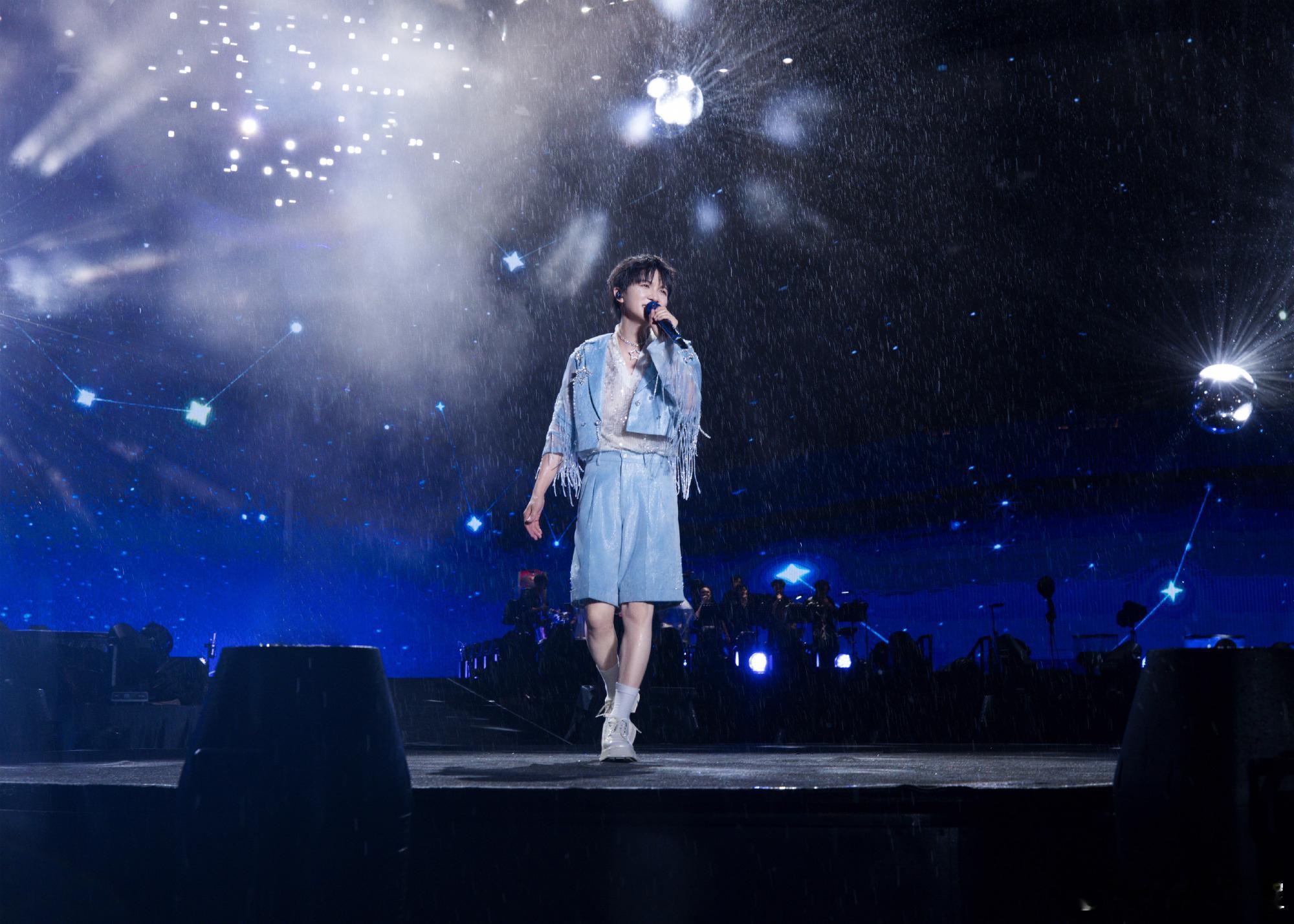 周深苏州演唱会预售时间周深苏州演唱会 周深苏州演唱会预售官宣，4月13日晚八点开