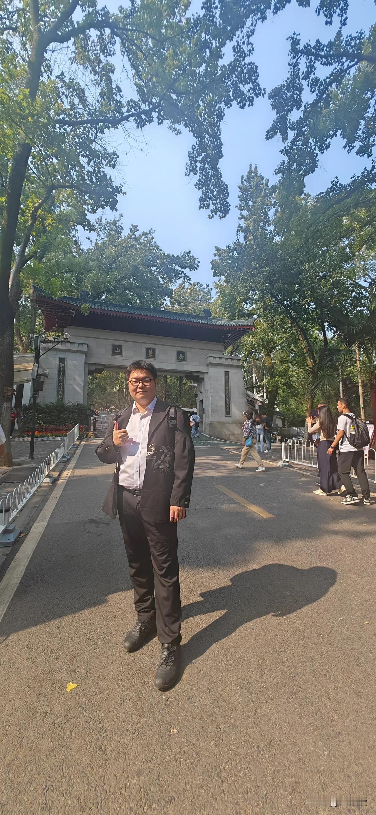 以前都是路过长沙
第一次深度了解长沙
有什么需要注意的？有啥好吃的好玩的