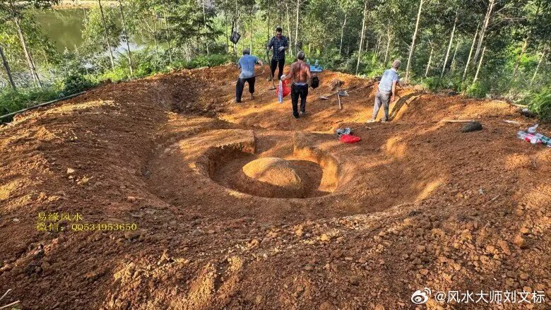 客户为父亲重修吉地於今天园工大吉，此地立癸山丁向兼子午，木星结穴，木星葬节，取芽
