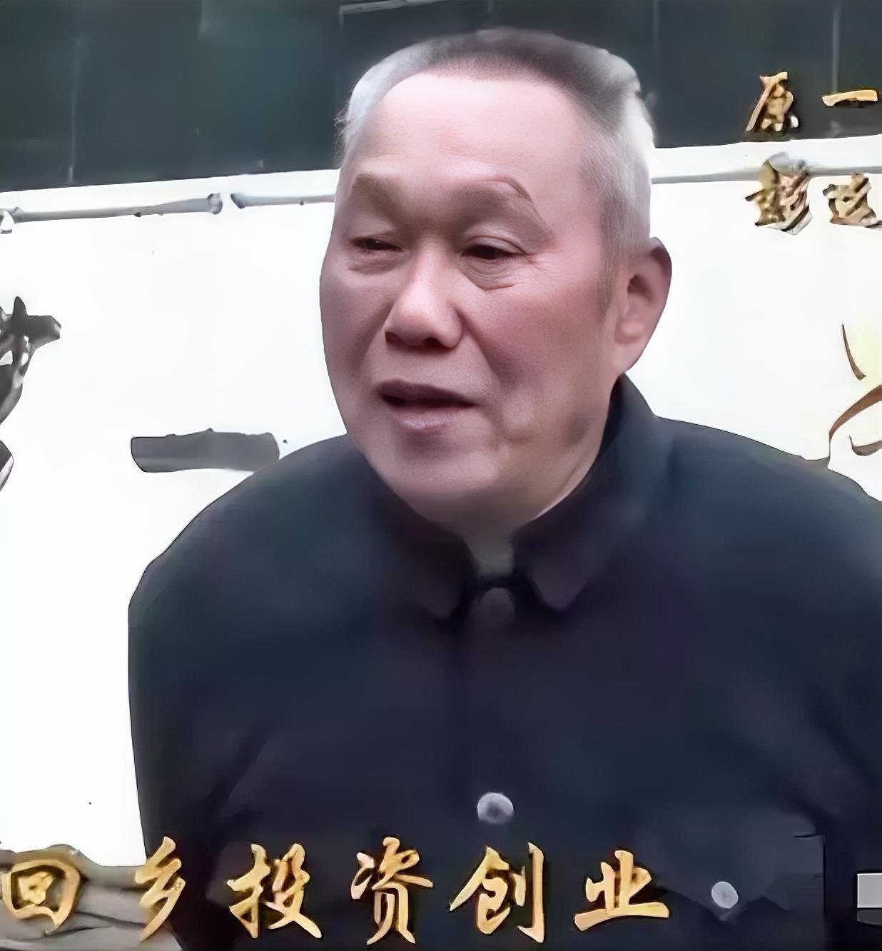 1993年，湖南，16岁女孩考上高中，因家里没钱，只好到县城做保姆，60岁退休老