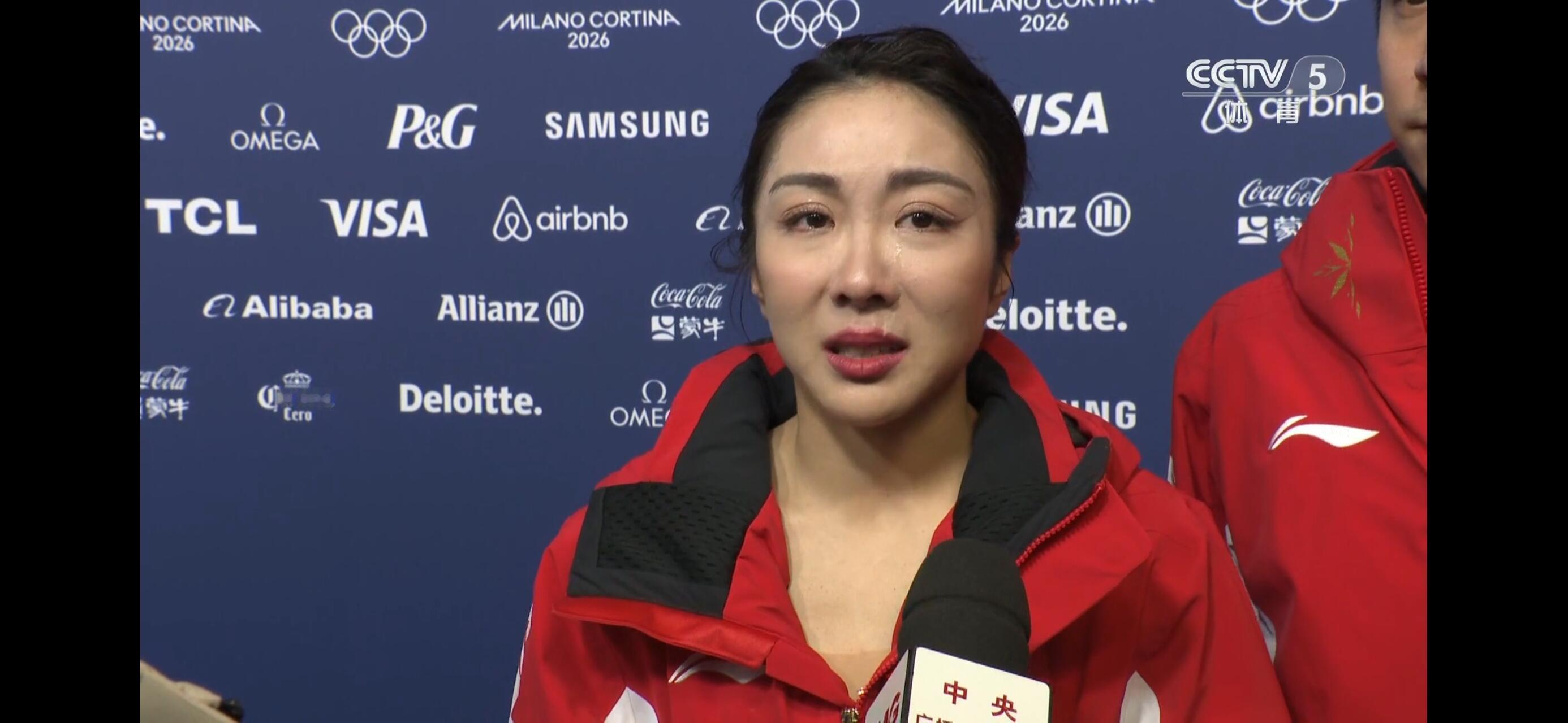 韩聪回应隋文静摔倒原因韩聪赛后说明隋文静带伤出战，赛前打了五针封闭，比赛中重心前