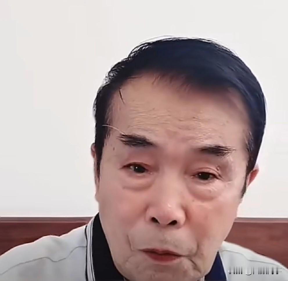 何庆魁表示我现在的生活带着压力，这不是苦穷！

        何庆魁直播讲述带