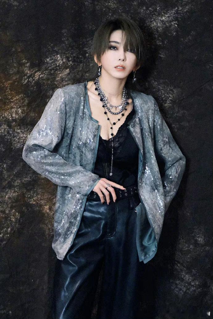 刘忻到底男的女的 ​​​