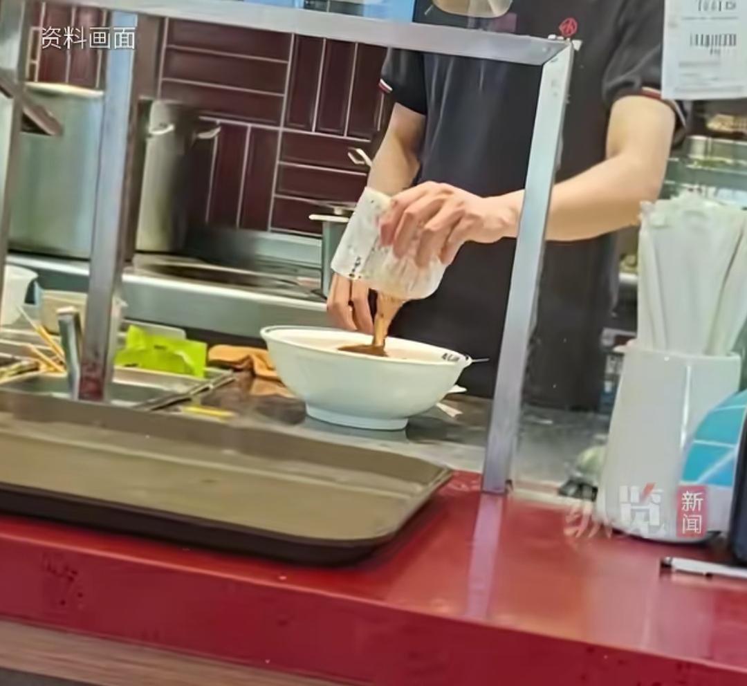 争议再起，连锁餐饮品牌“遇见小面”又被曝餐品多为预制菜，再次将“预制菜在餐饮行业