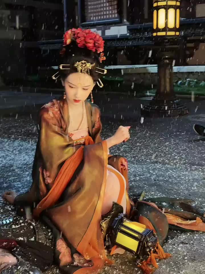 掉落一些雾妄言美貌碎片
