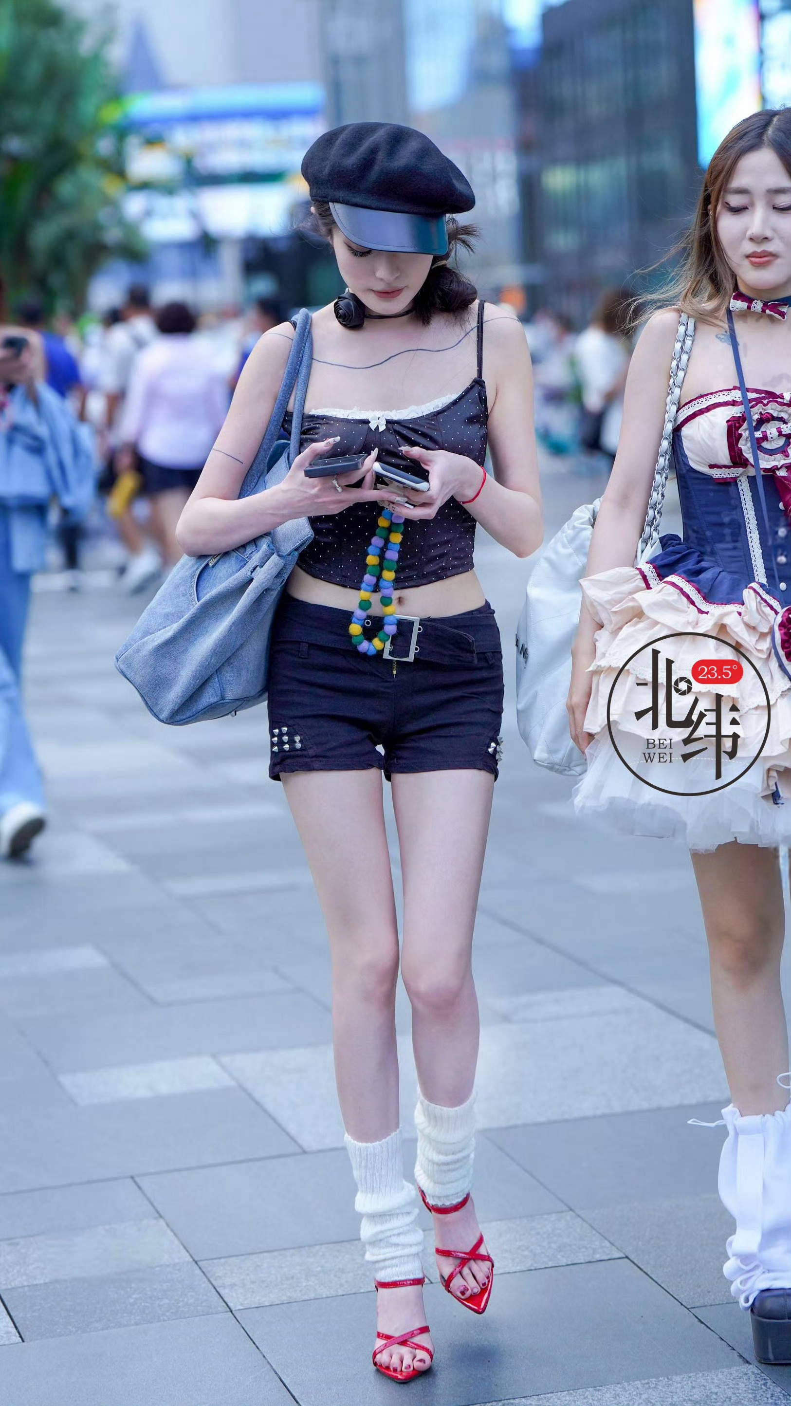 街头潮流，每一处搭配都藏着独属于自己的时尚态度，随性又吸睛～ ​​​