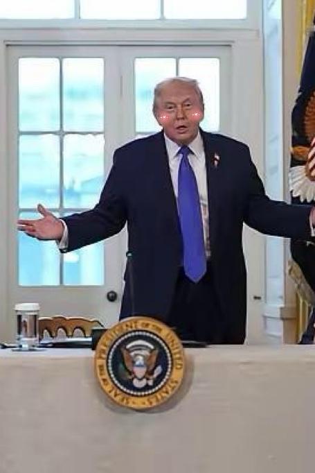 特不靠谱真敢甩锅啊！

当地时间1月11日晚，特朗普接受媒体追问时，对着镜头一脸