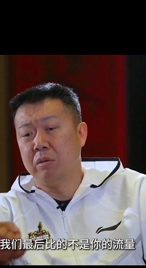 王治郅这回，算是把中国篮球的一块遮羞布掀开了。他说中国篮球花大价钱请外援，表面看