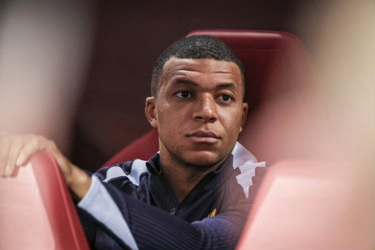 #姆巴佩被指控强奸#被指控强奸？尼玛！公众人物[苦涩] ​​​