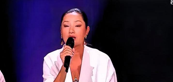 52岁瞿颖，上一秒还在笑，下一秒直接摔名单：骂死我也不投！

她是初代超模，上世