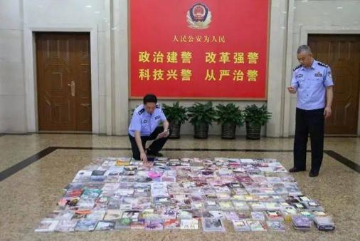 辣眼睛！一女子从日本搭乘航班回国，结果在海关被拦下，原因是她在行李中携带了 24