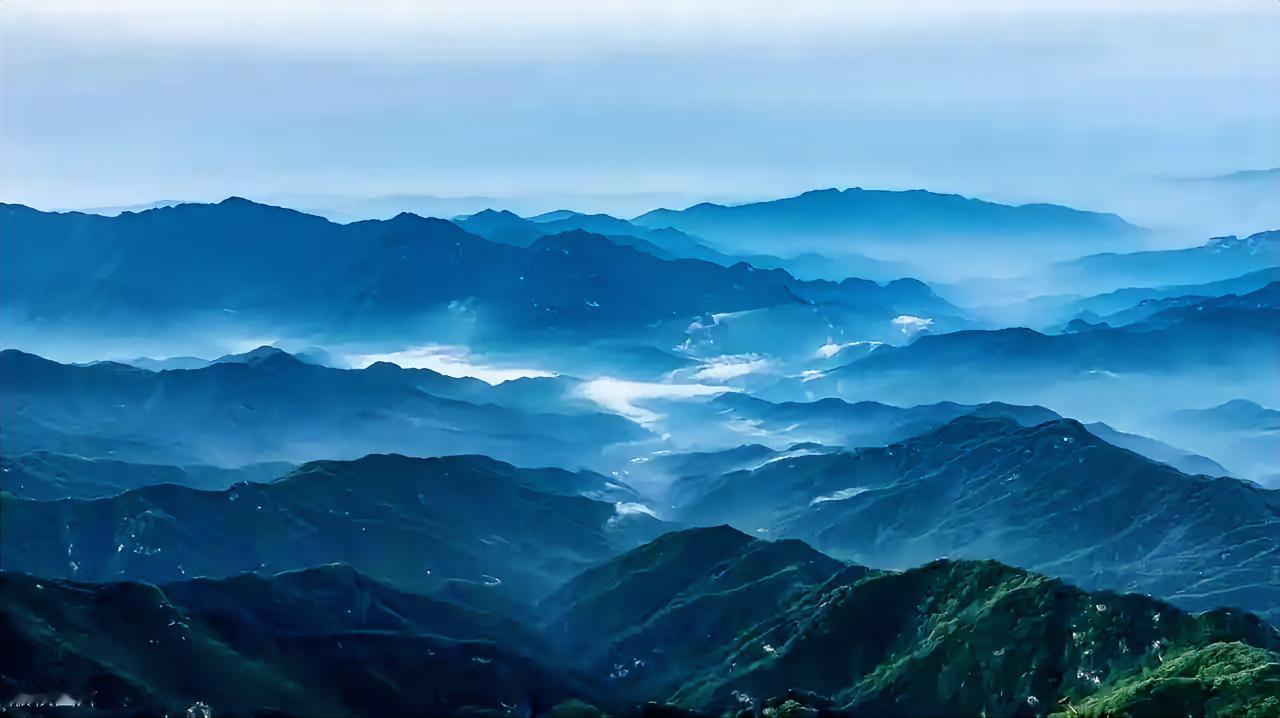 成年人最讽刺的真相，我今天必须说透：越是精于算计、拼命争抢名利的人，活得越累、路