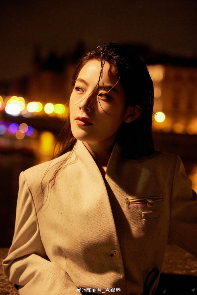 陈丽君入选2024年度女性新闻人物  陈丽君让更多年轻人爱上传统戏剧  赞！陈丽