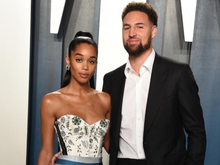 克莱真是个“渣男”啊

上一段恋情：女友劳拉，控诉他出轨，两人和好一回，克莱再出