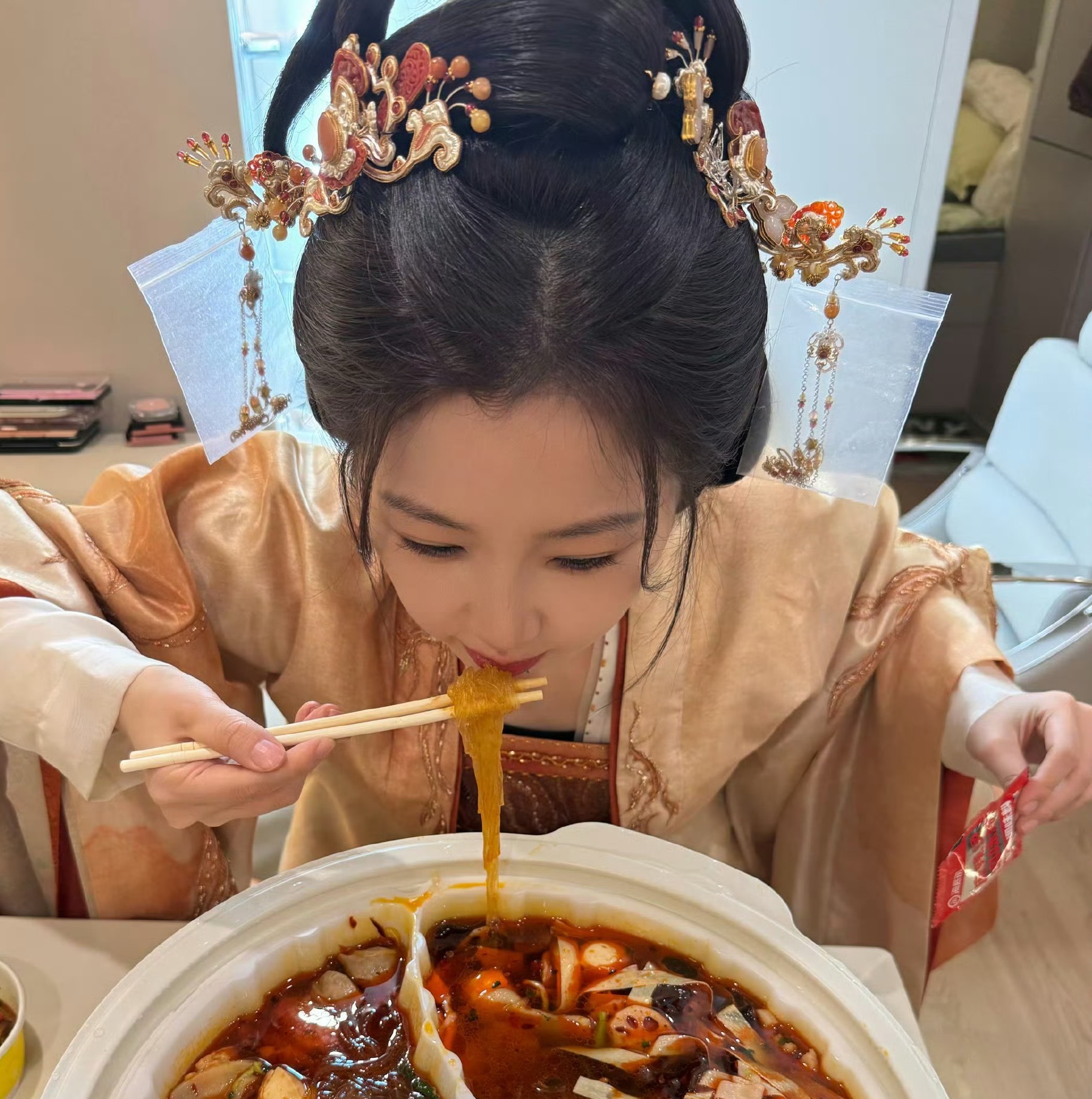 今天是乌萨奇塑云初主母 