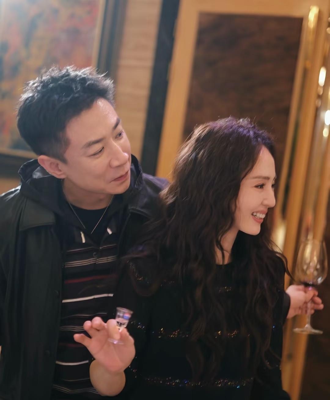 张维伊最近风评变好了吗？之前全网都在批判他，说他是“软饭男”，怎么现在广大网友又