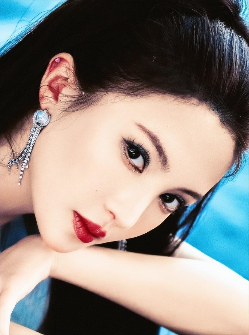 金晨 再也不自己乱化妆了金晨直言“再也不自己乱化妆了”！自搭妆容踩雷后终于认清适