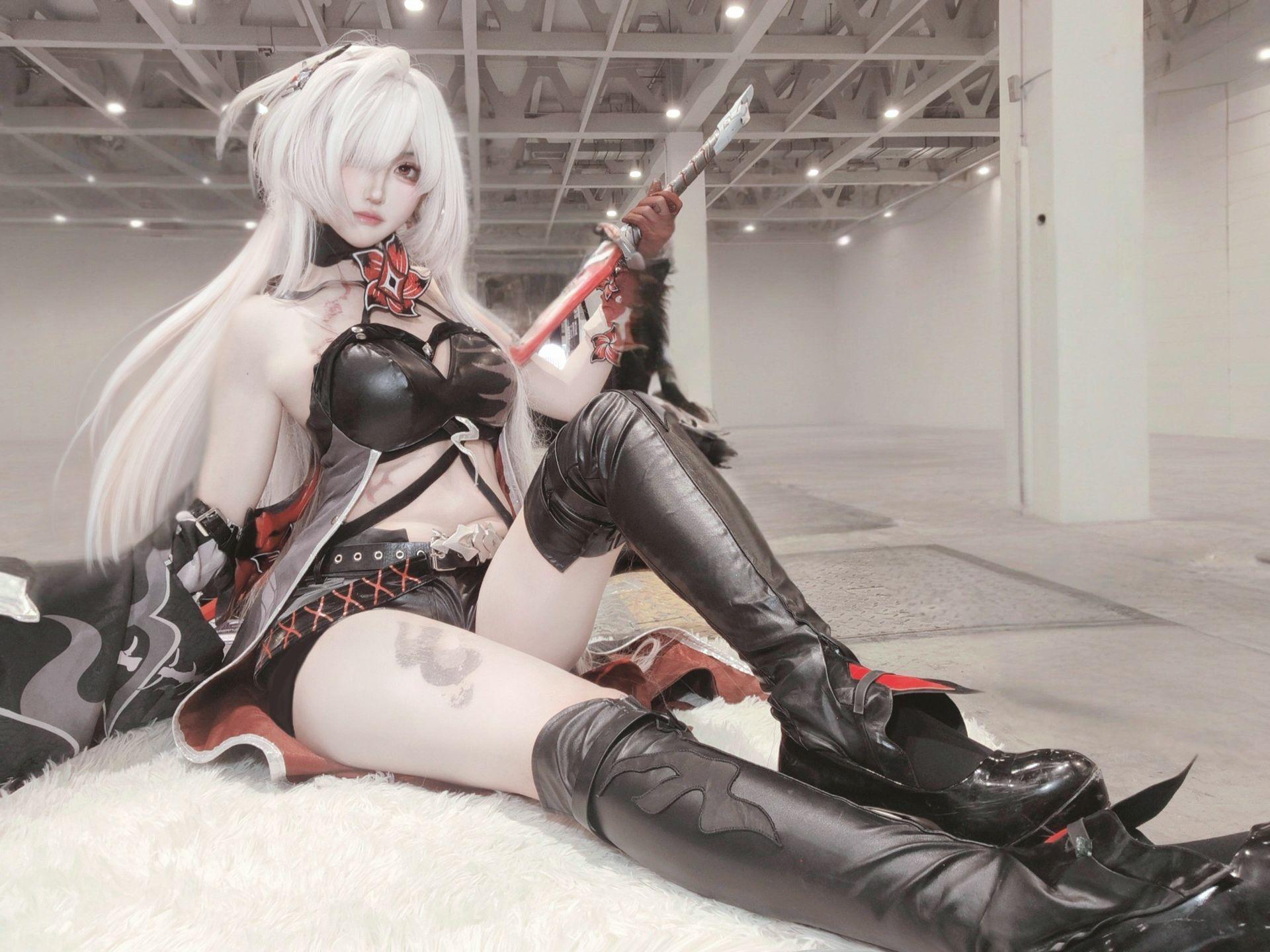 我为 逝者哀哭。