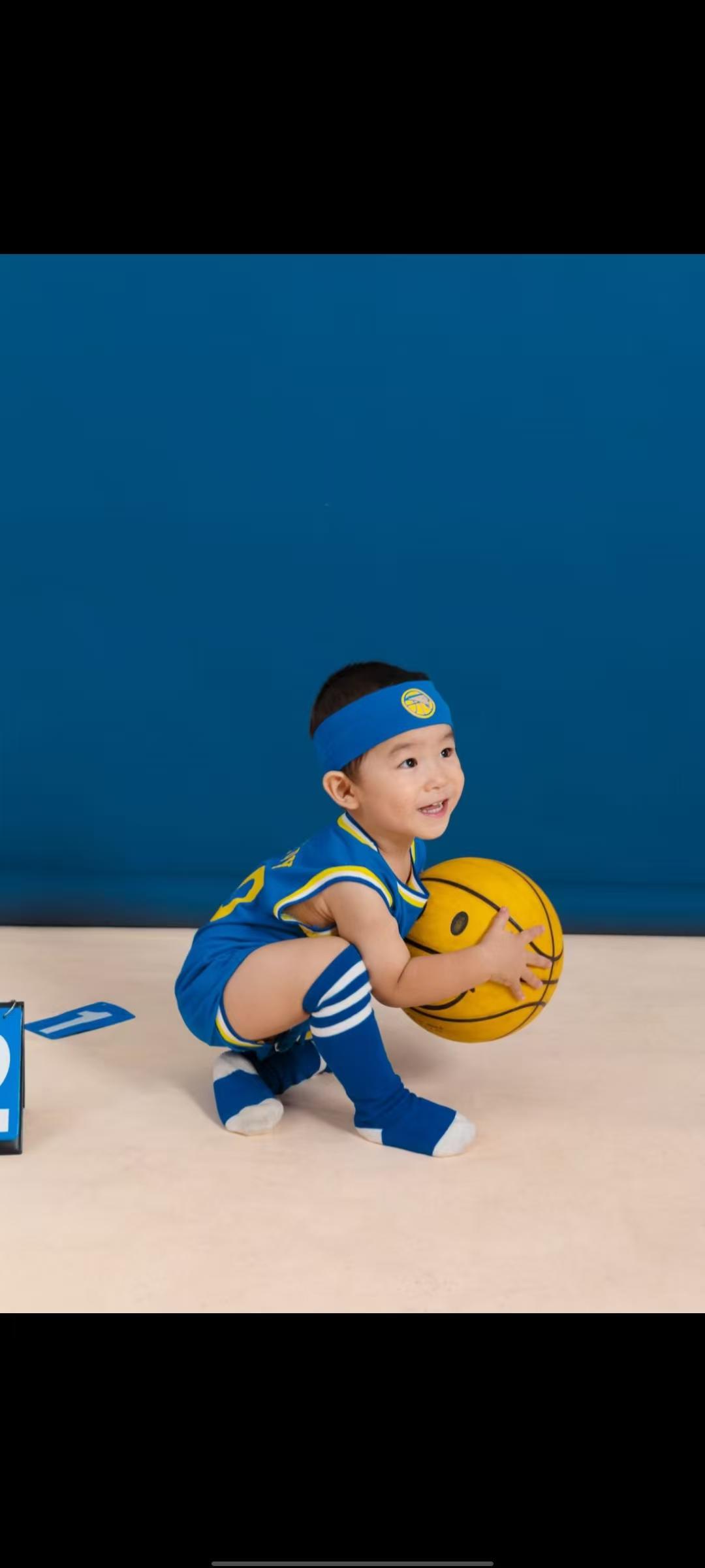 人到这世上能留下什么？毛主席早就做出回答:世界一切事物中人是第一个可宝贵的，在共