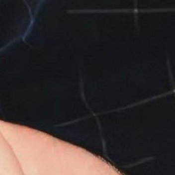 不要把希望寄托在别人身上，最可靠的人永远是你自己。依靠自己，成就自己，才是最大的