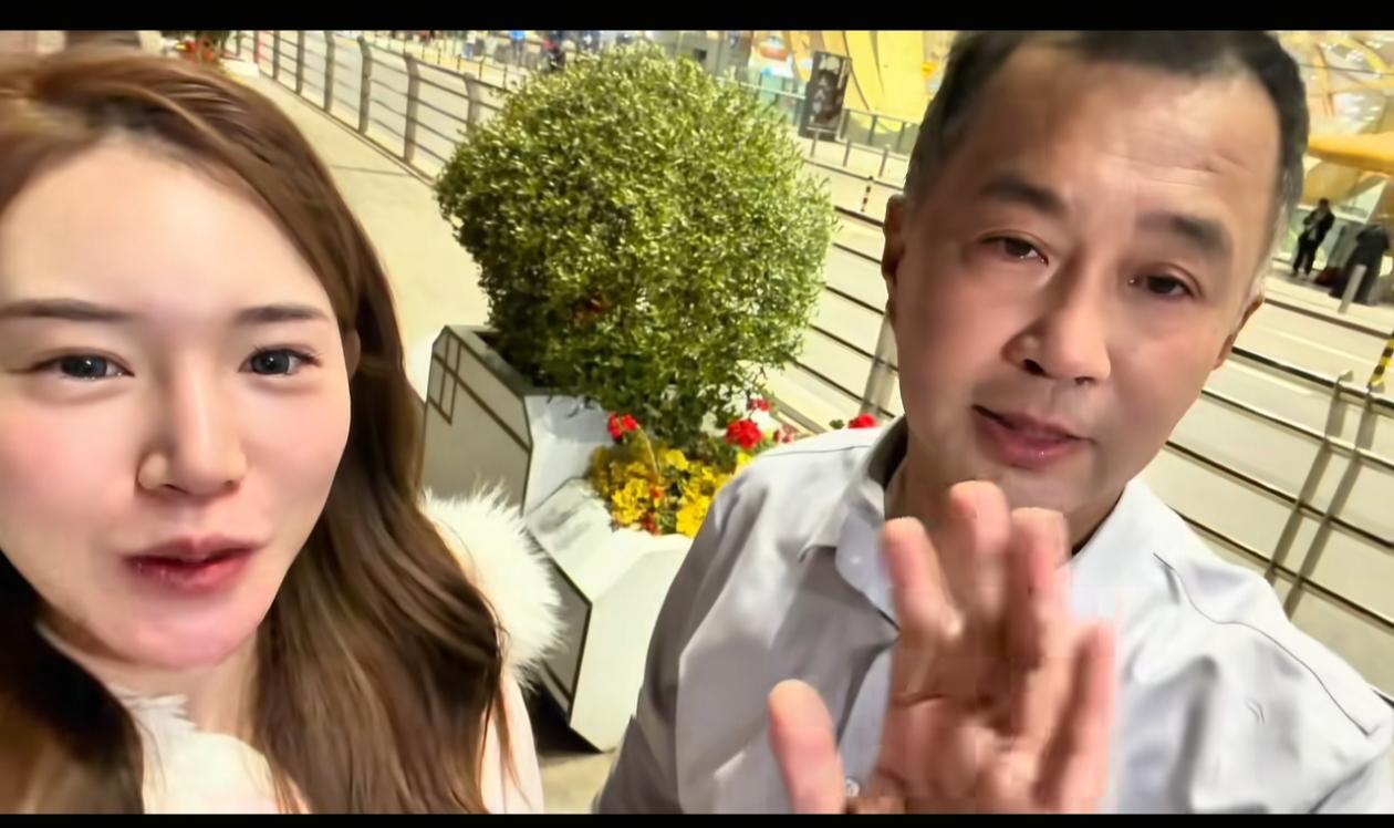 沈巍亲自去机场送婷二回上海，晓晓、小齿轮陪同，婷二面子很大，临行一一告别，互相祝