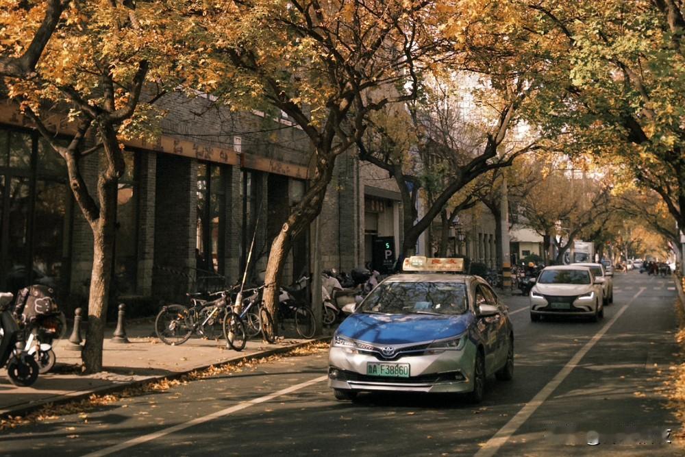 为何说女人多的地方是非多？

先不提女人，对于男人来说，处理问题以解决问题为目的