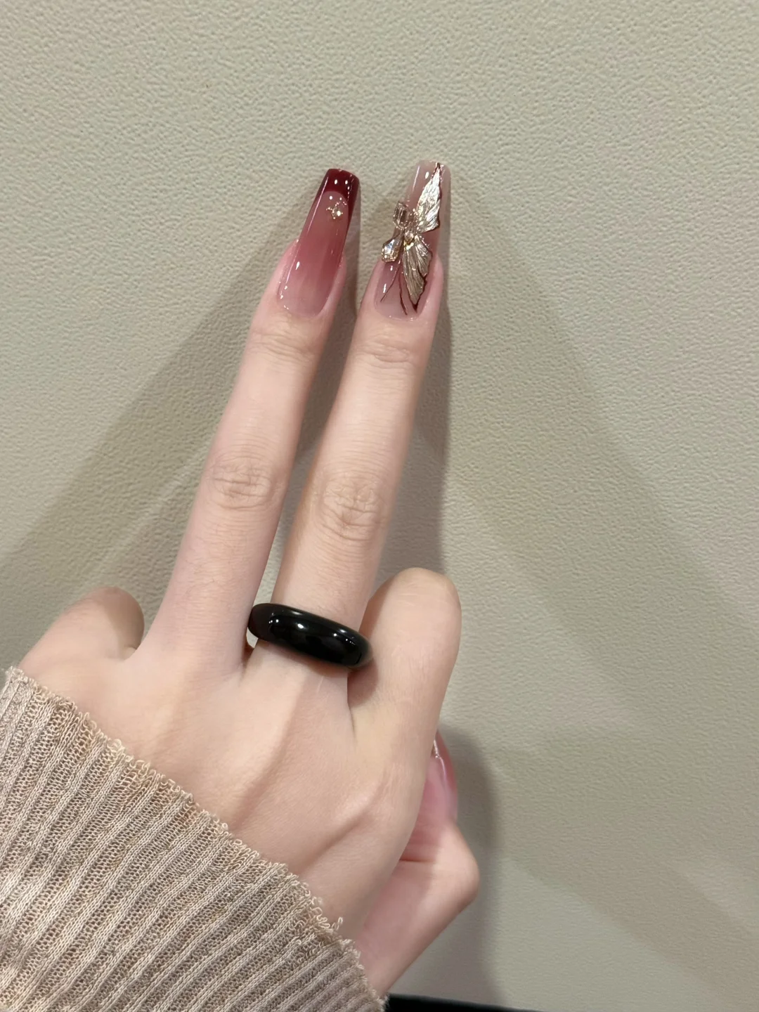 新美甲 look ♥♩新年红色浅金蝴蝶美甲款式