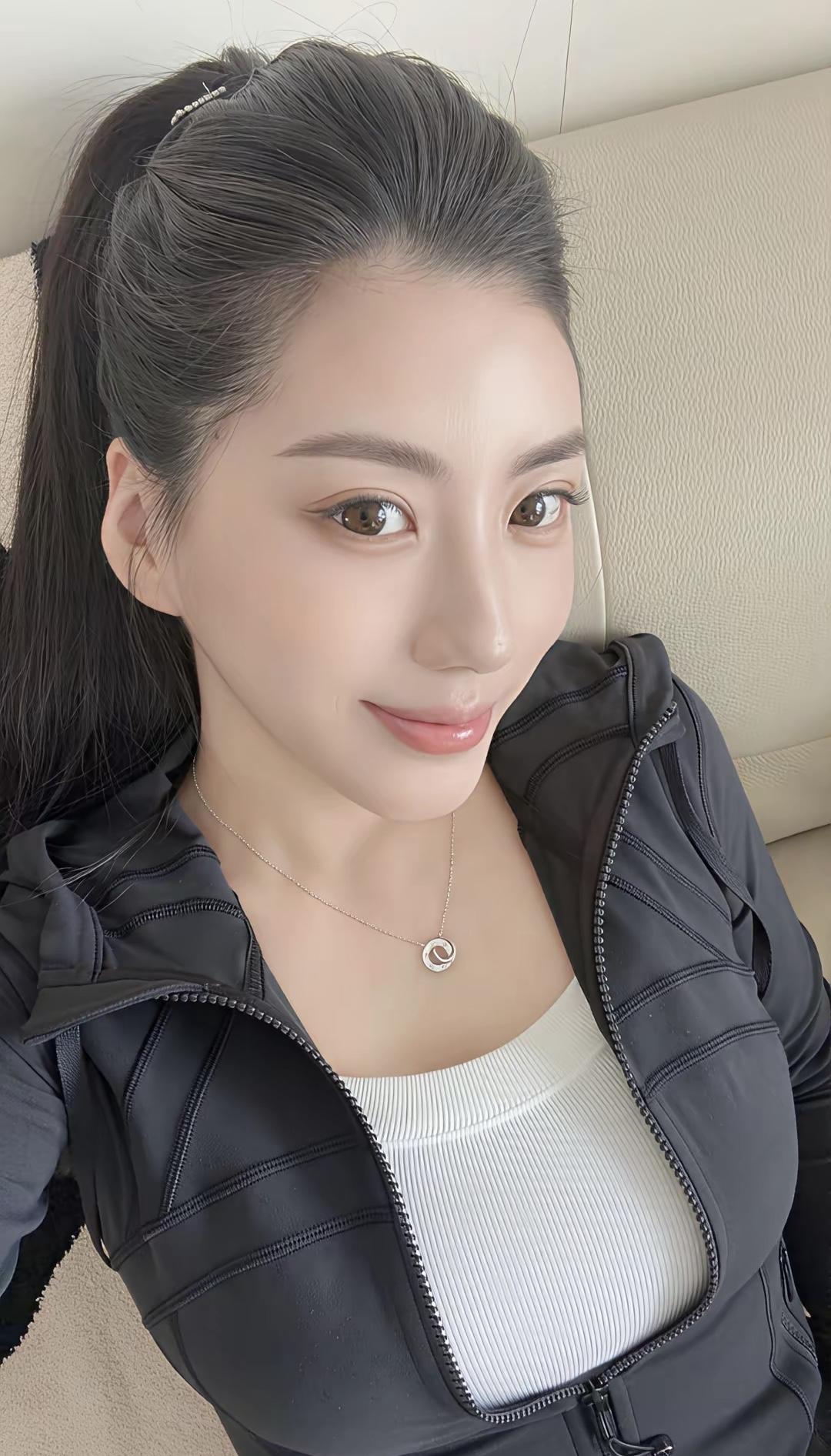 当激情的潮水退去，
生活仿佛偏离了预设的航线。
是爱消失了吗？未必。
这是激情的
