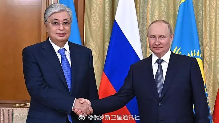 普京与托卡耶夫克里姆林宫会谈核心成果：🔹 两国元首签署《哈萨克斯坦与俄罗斯关系