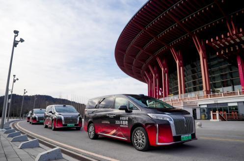 魏牌高山与央视春晚的合作，展现了中国现代工业实力与顶尖文化盛事的品牌形象协同。春