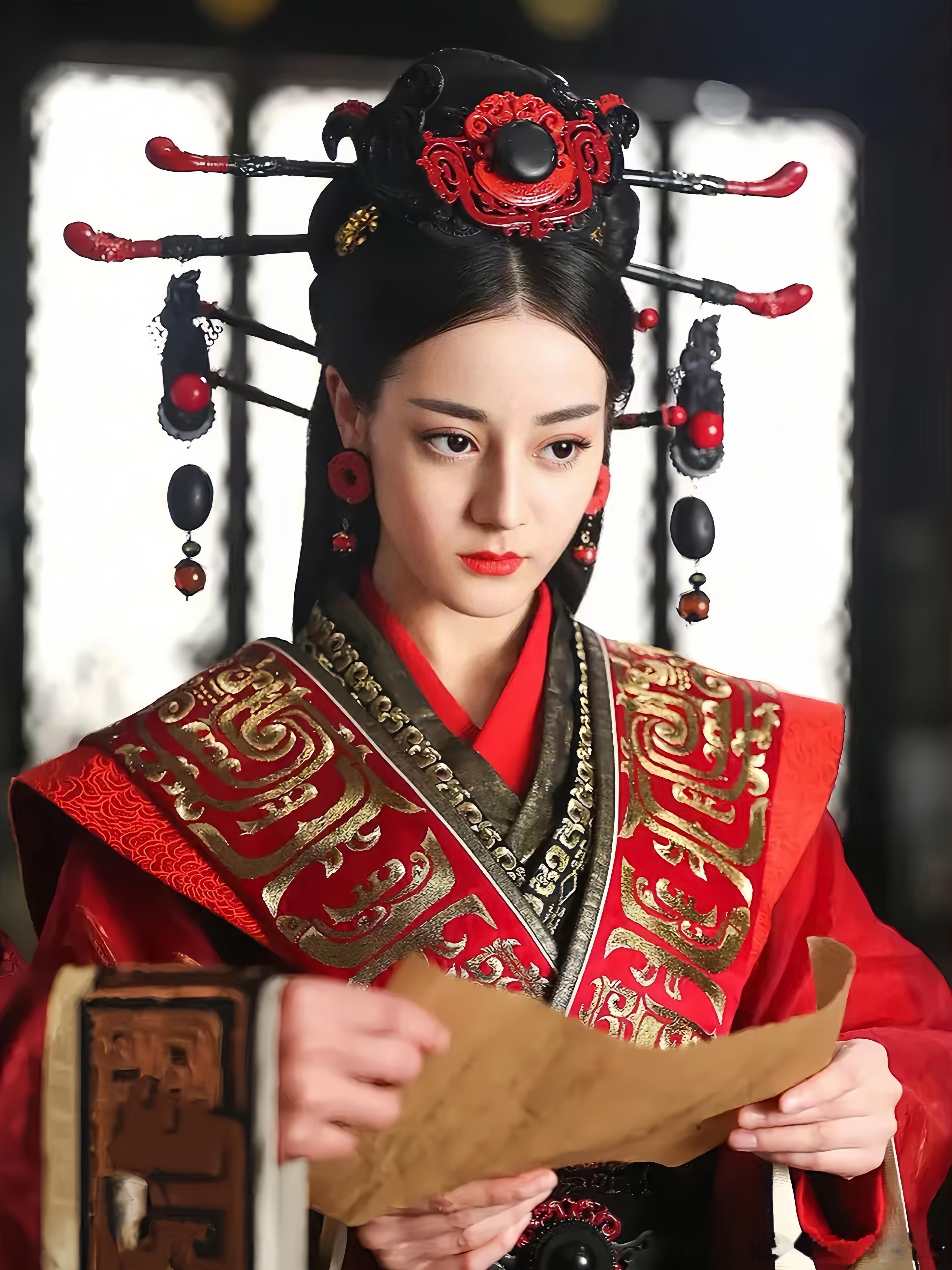 这个时期的迪丽热巴相当于现在的01小花 