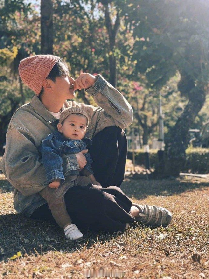 黄翠如萧正楠儿子正面照萧正楠黄翠如儿子正面照 情人节限定萌宝上线！萧正楠抱着儿子