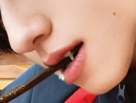 照片好像会说话，好幸福🥰好精致好曼妙好美味为朱志鑫守护星愿 ✨朱志鑫这是在喂我