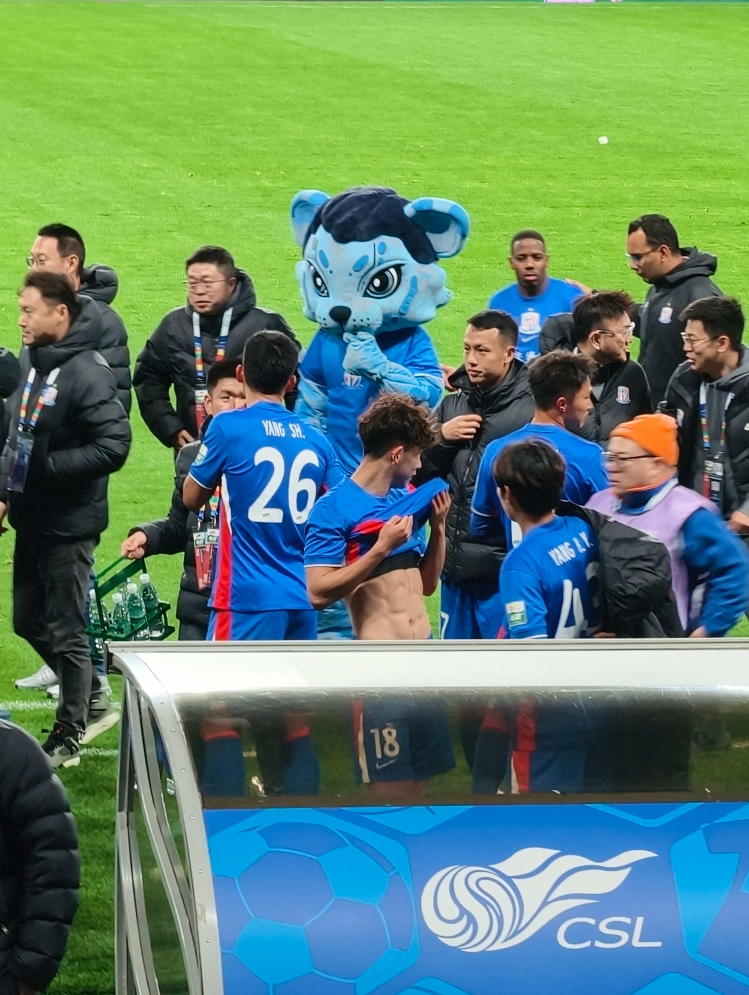 小哥哥你富有且慷慨 