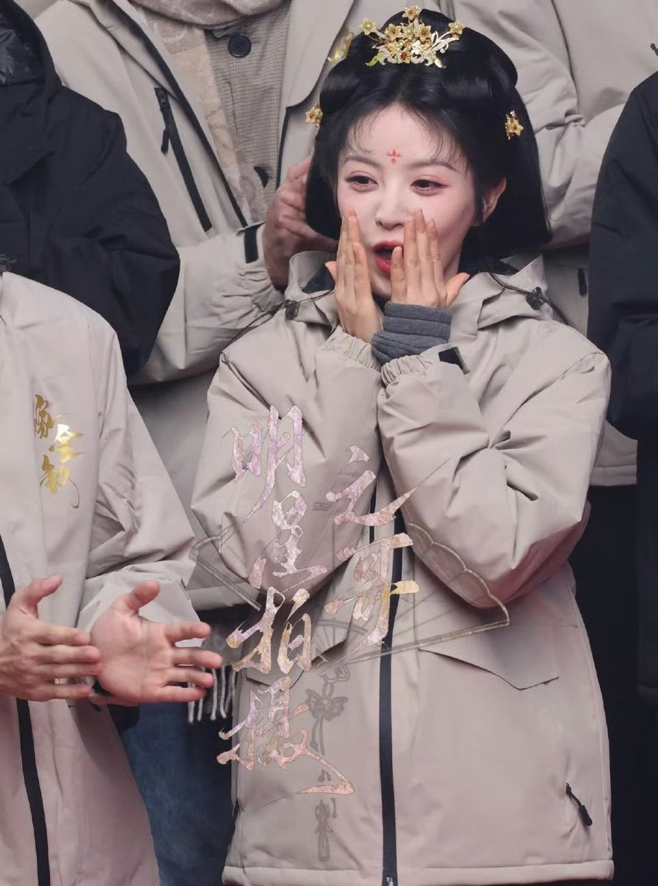 造型和子夜归里的太像了 