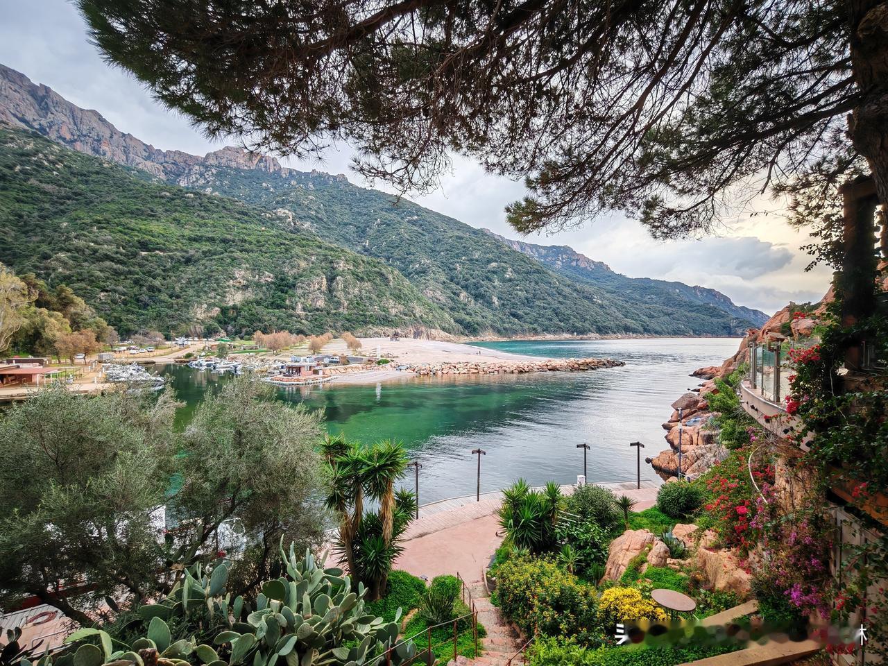 9️⃣ 【科西嘉7日环岛游】波尔图（Porto）

波尔图是西海岸的一个海滨村庄