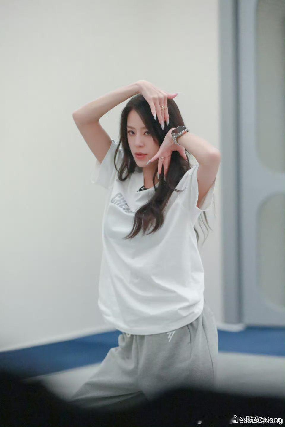 江语晨小考前一晚被前夫告了原来江语晨小考那段时间正好是开庭的时候，再加那一天突然