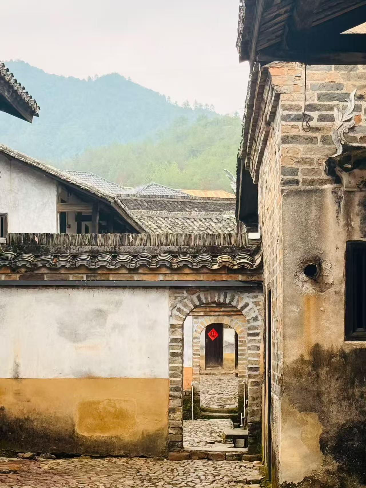 赣州龙南｜400年乌石围✨小众客家围屋旅游攻略！
🏯乌石围特色：
始建明万历年