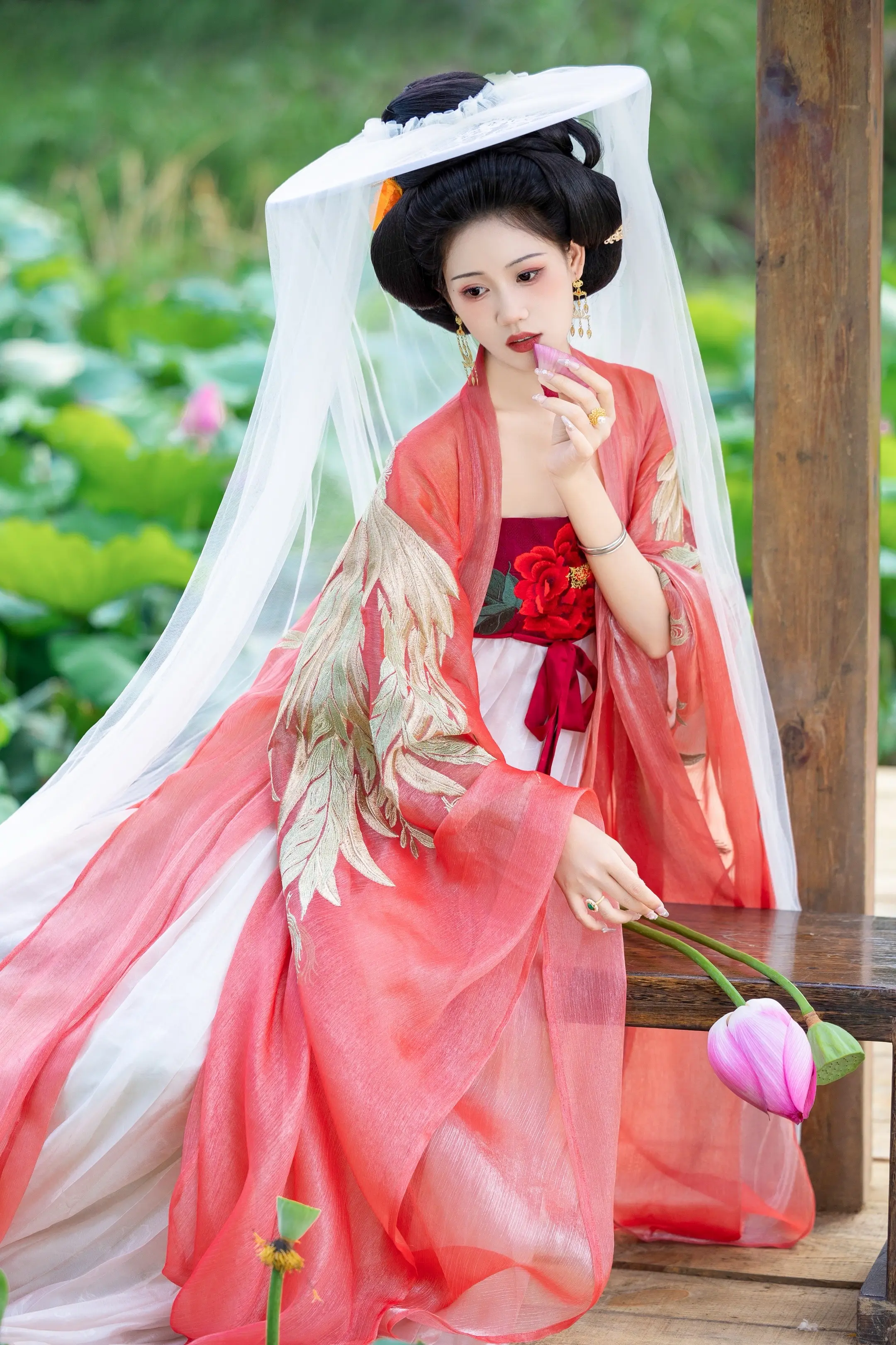 荷花🪷就是掌管夏日氛围感的神。