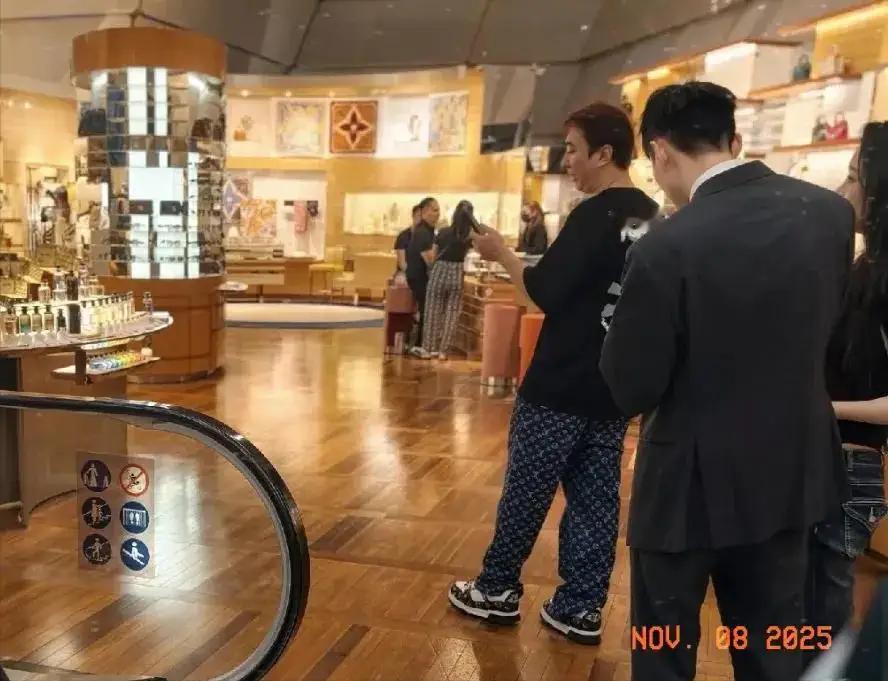 十多年过去了，王思聪还是大众熟悉的王思聪！铁打的思聪，流水的网红，这句话可以说真