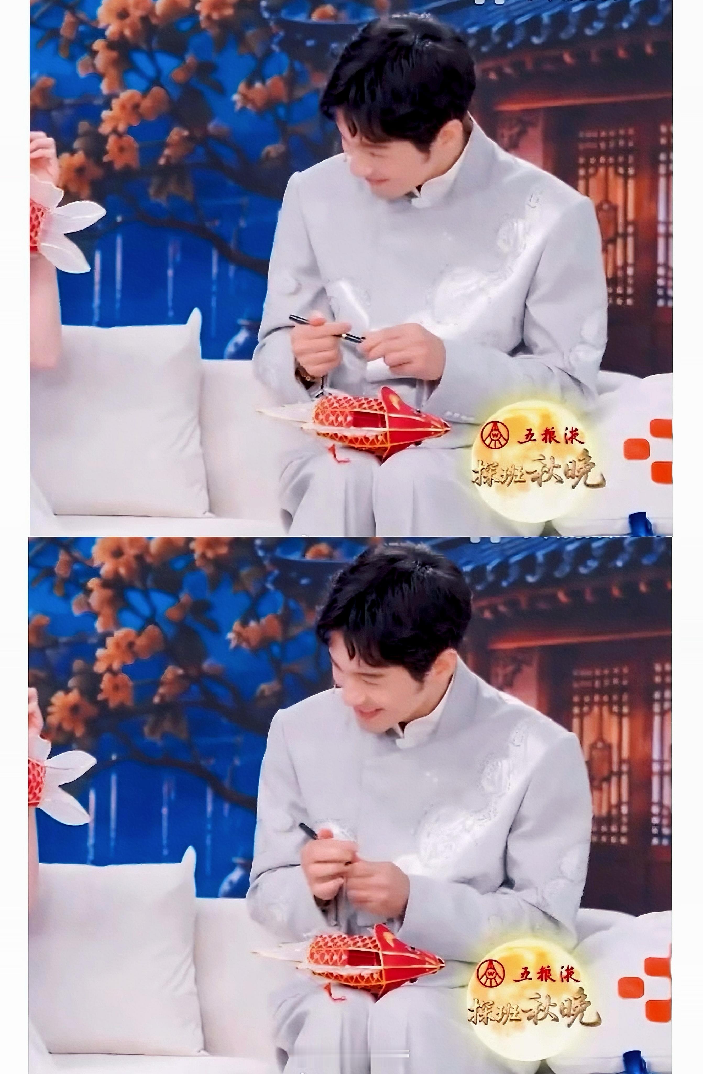 并腿坐也太端庄了…… ​​​