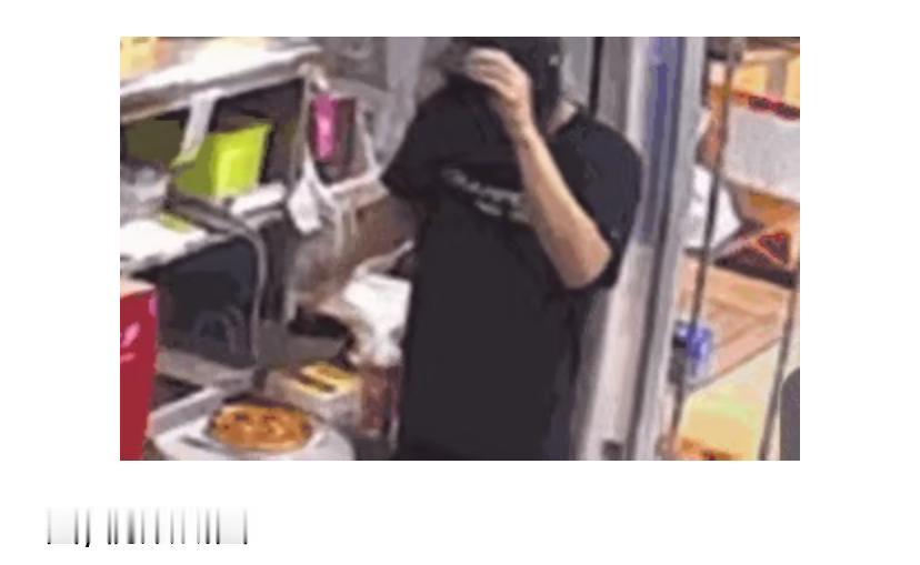 关于杭州一家尊宝披萨这个事情，想到的几个点及某某的分析：

◦ 外卖顾客和店员不