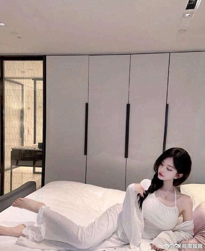 慢品人间烟火色，闲观完事岁月长 ​​​