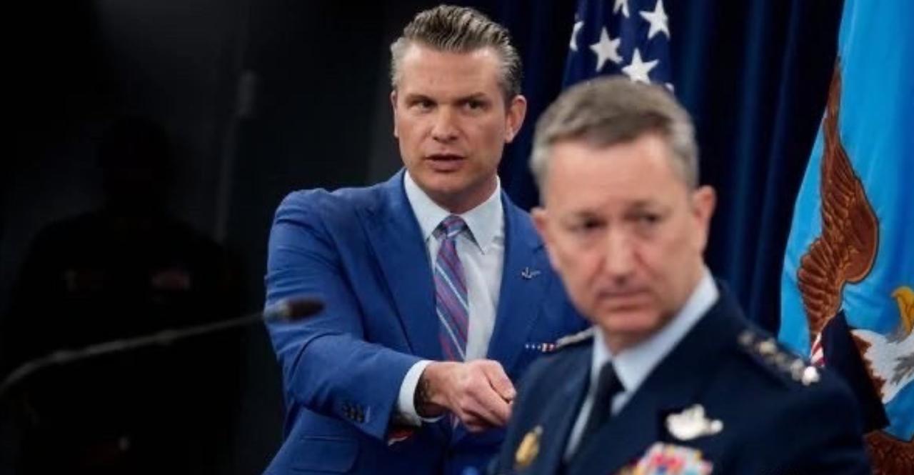 伊朗战事进展不顺，特朗普急于找人担责，赫格塞思可能沦为背锅对象。

据《纽约邮报