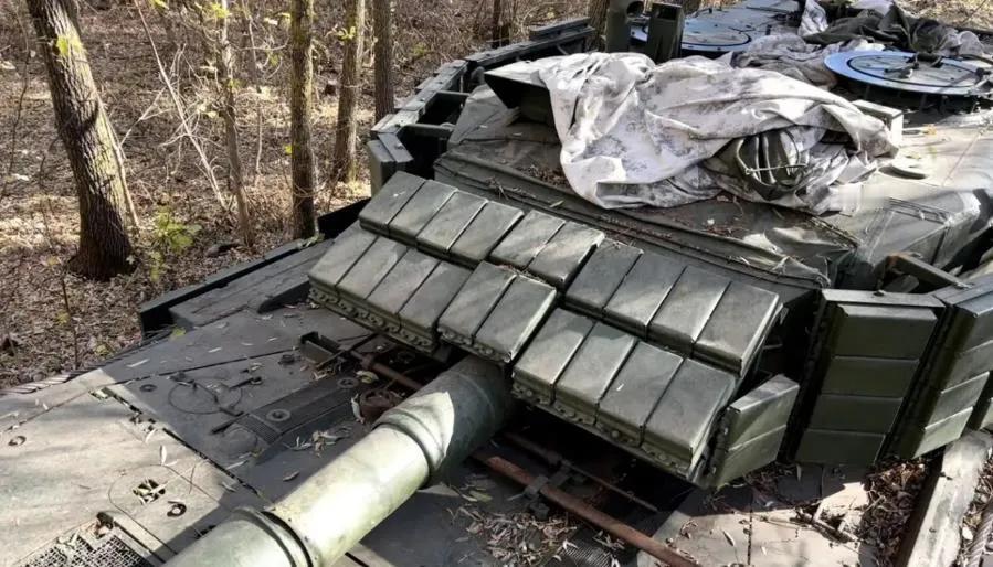 乌克兰方面抱怨称，坦克短缺正成为乌军面临的又一战略挑战。在最新一批西方坦克——4