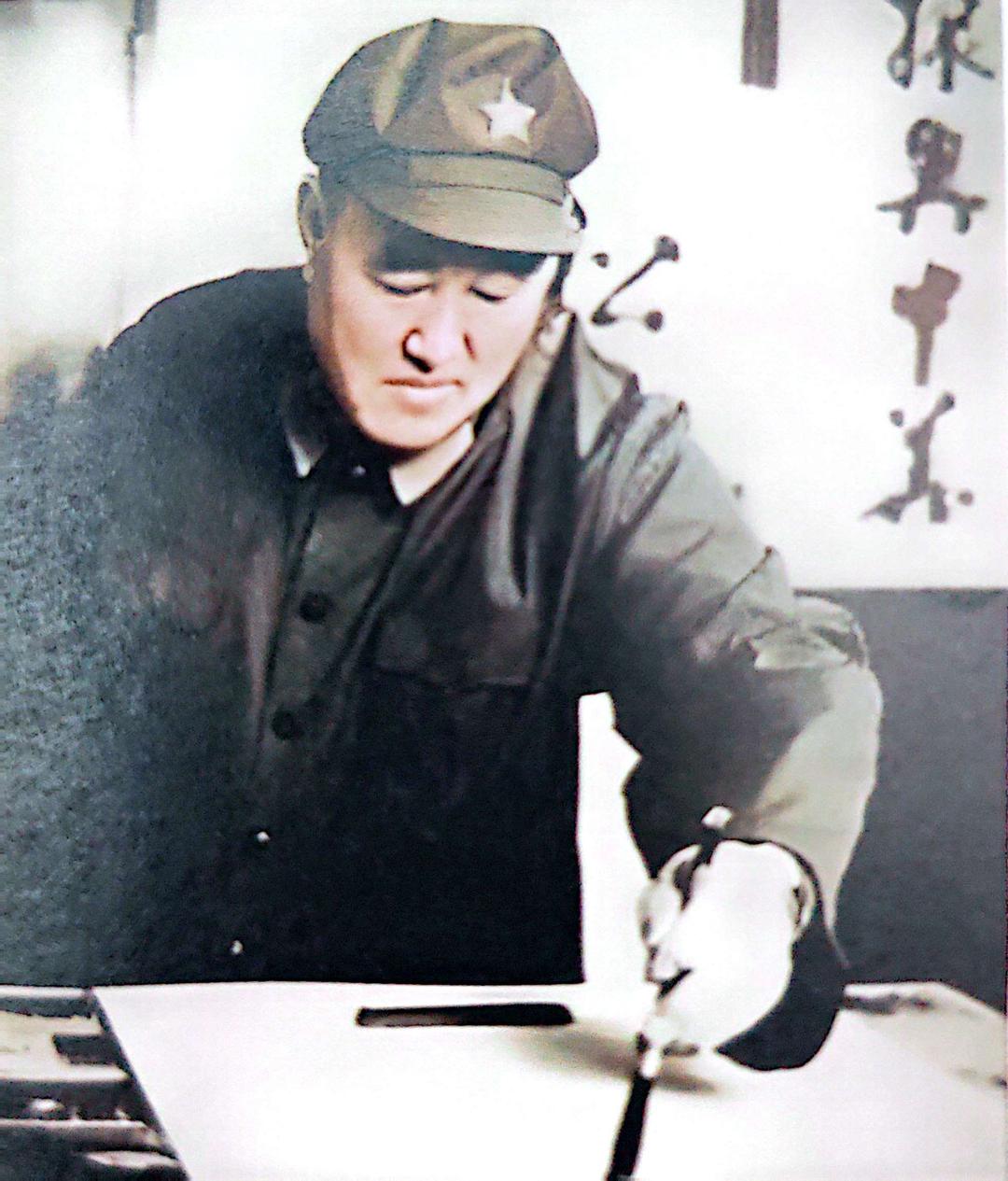 独臂儒将左齐，单手征战一生报国左齐（1911—1998），江西永新人，开国少将、
