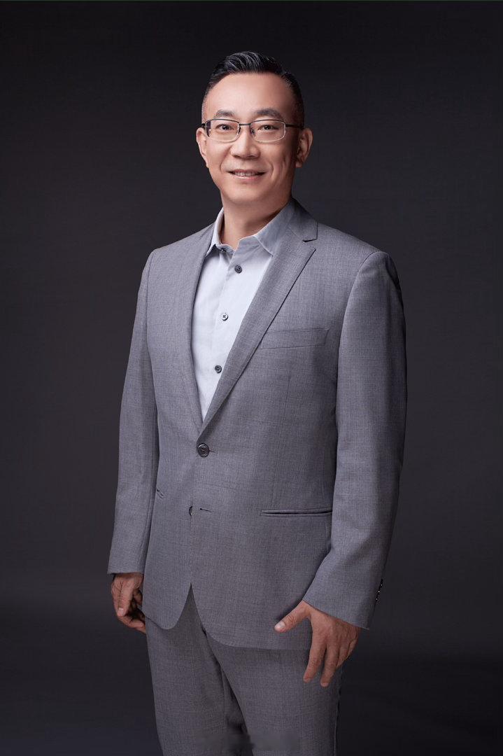 近日， 正式任命张欣（John Zhang）先生为酒店总经理，全面主持酒店整体运